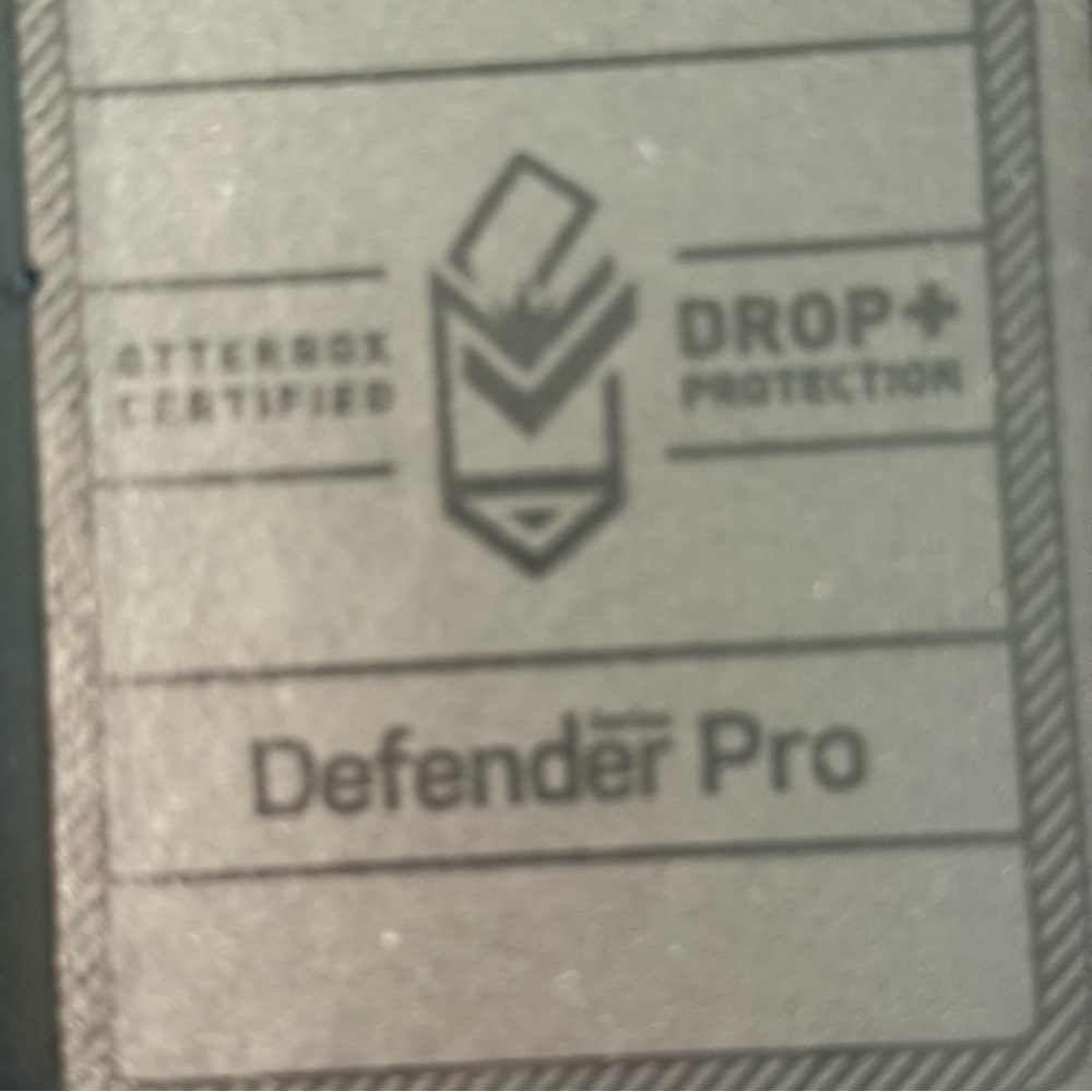 OtterBox Rugged Black Case with Clip - Picture 5 of 12